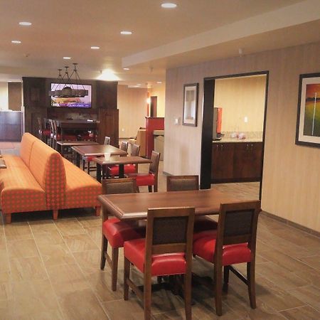 Inn At Hunters Run Watford City Eksteriør bilde