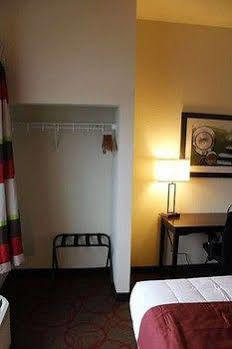 Inn At Hunters Run Watford City Eksteriør bilde