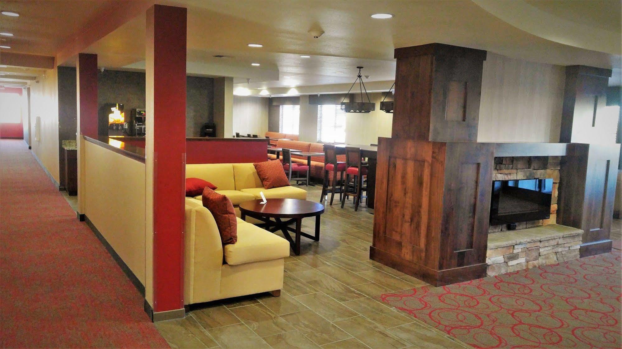 Inn At Hunters Run Watford City Eksteriør bilde