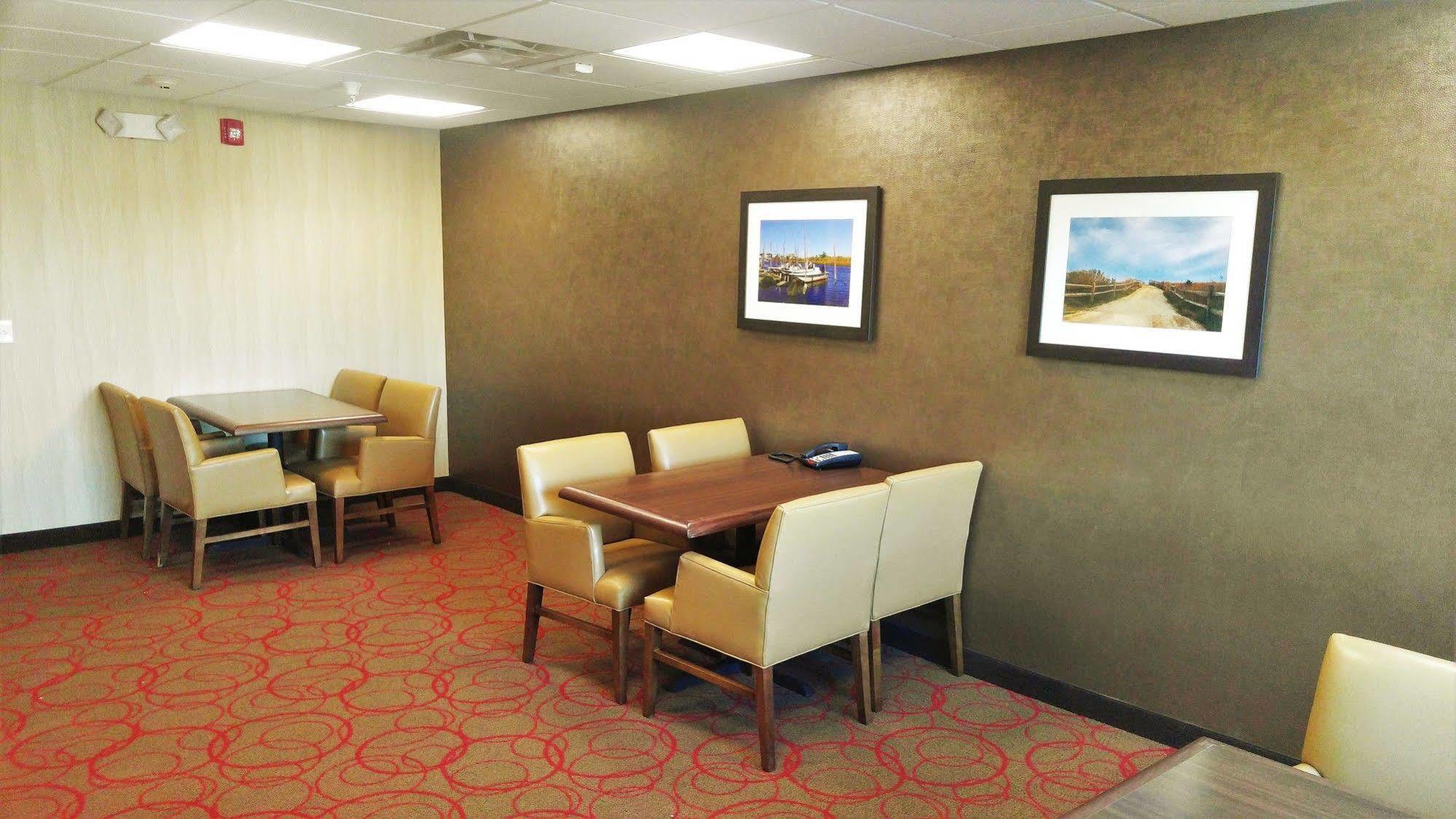 Inn At Hunters Run Watford City Eksteriør bilde